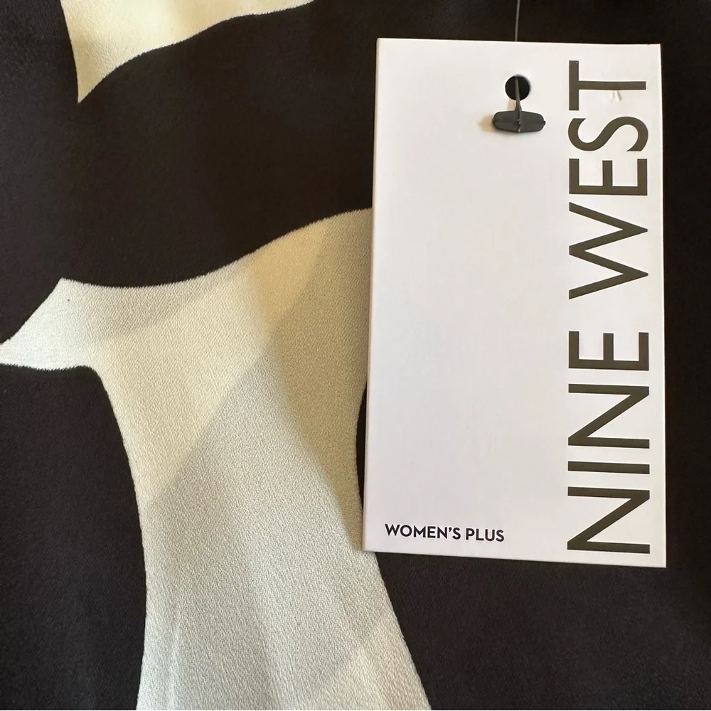 Nine West Elbow Sleeve Popover Blouse 3X NWT - Picture 3 of 5